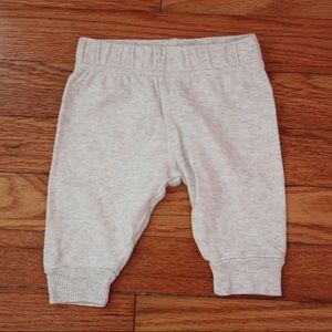 Always hung to dry. Smoke free. Pet free.